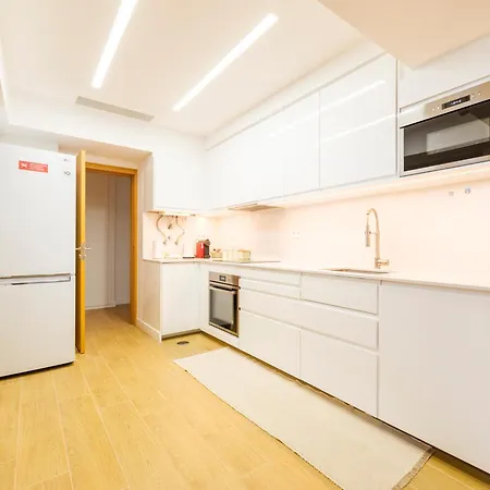 아파트 Olivais Spacious Near Airport *