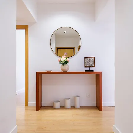 Olivais Spacious Near Airport 아파트 *