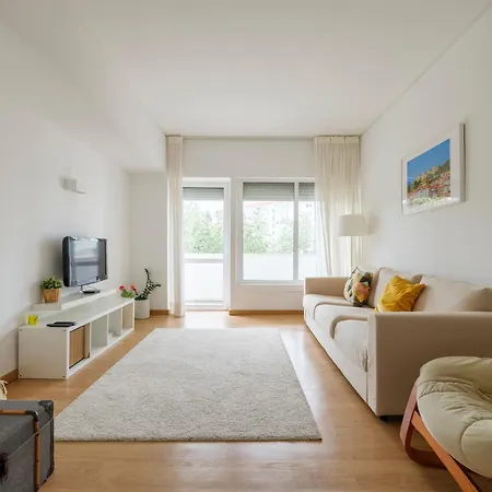 Olivais Spacious Near Airport Apartment