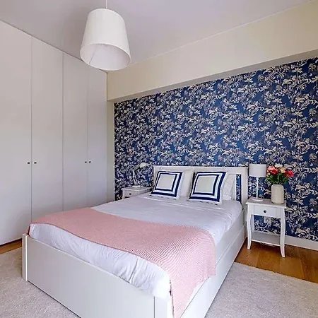 Olivais Spacious Near Airport דירה