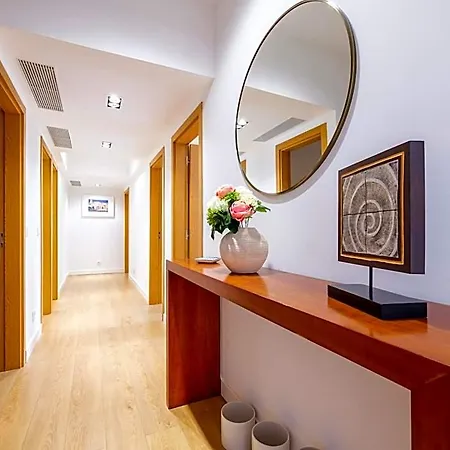 Olivais Spacious Near Airport *