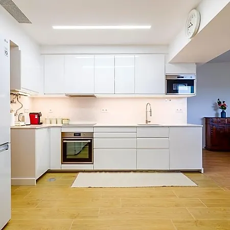 Olivais Spacious Near Airport ליסבון