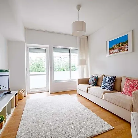 דירה Olivais Spacious Near Airport *