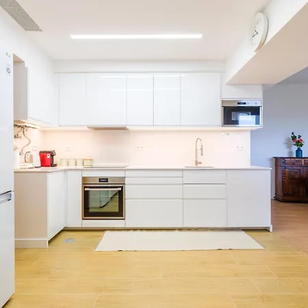 Olivais Spacious Near Airport Apartman *